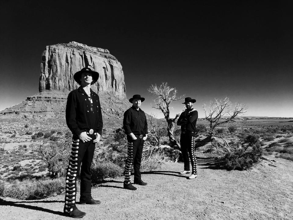 Dirtwire black and white in the desert Dirtwire black and white in the desert